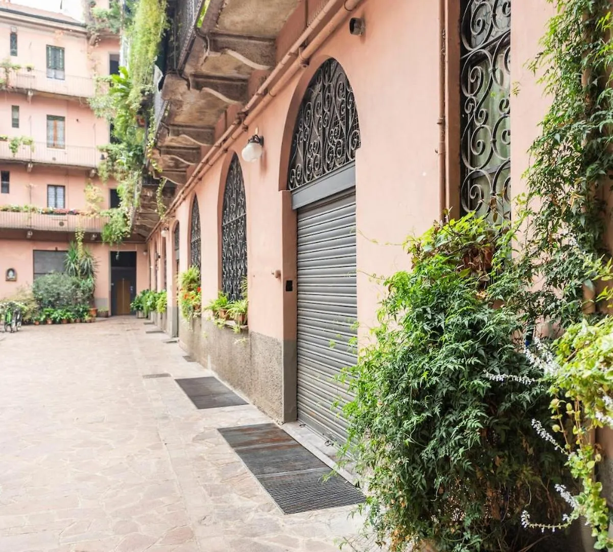 Bocconi Industrial Loft 2Bdr, 2Btr Apartman Milánó