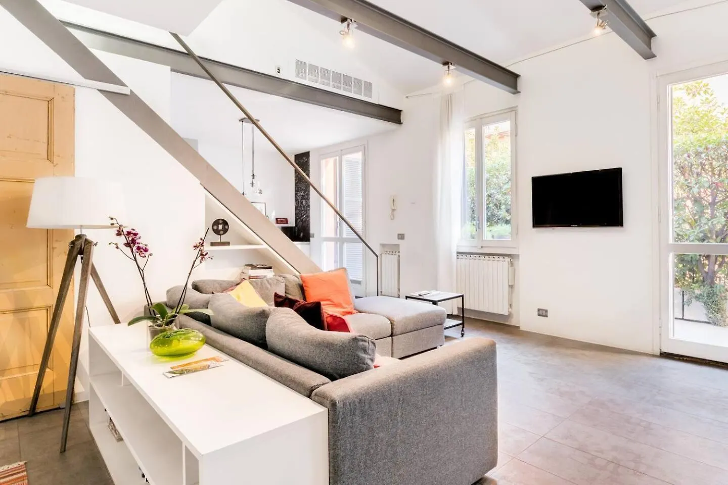 Bocconi Industrial Loft 2Bdr, 2Btr Apartman Milánó